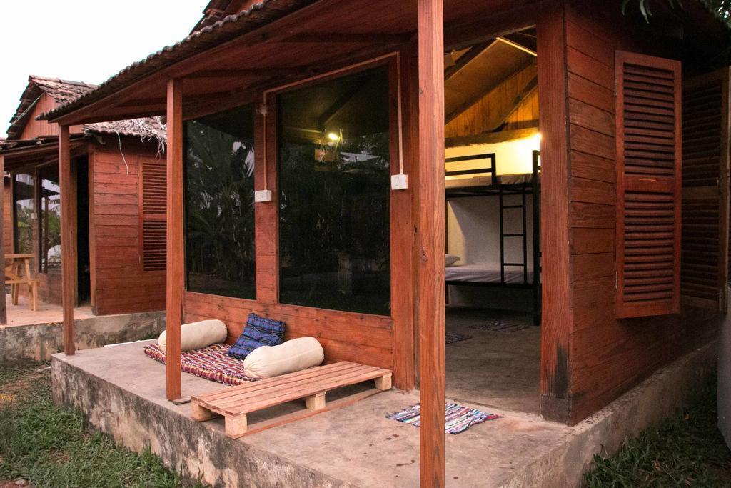 Wonderland Hostel Анджуна Екстериор снимка