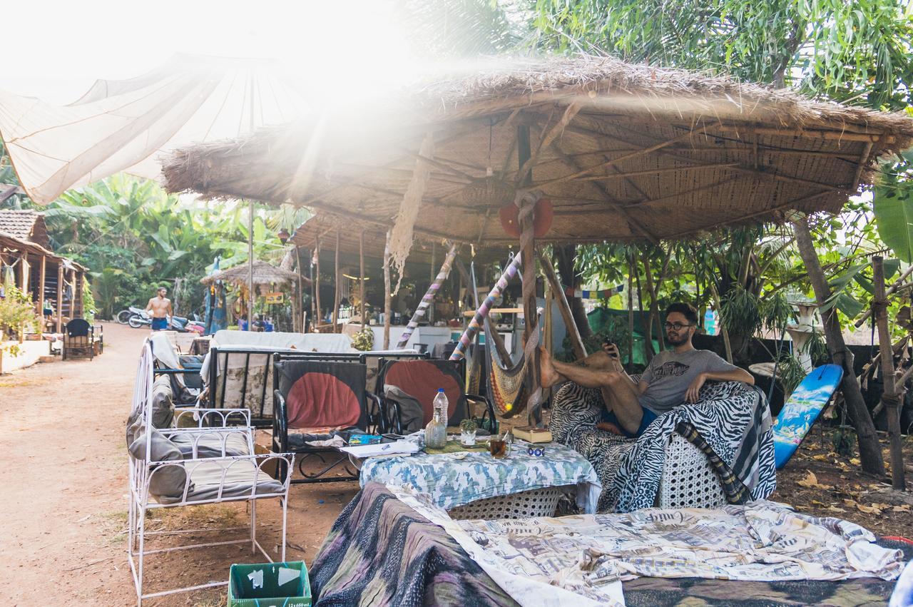 Wonderland Hostel Анджуна Екстериор снимка