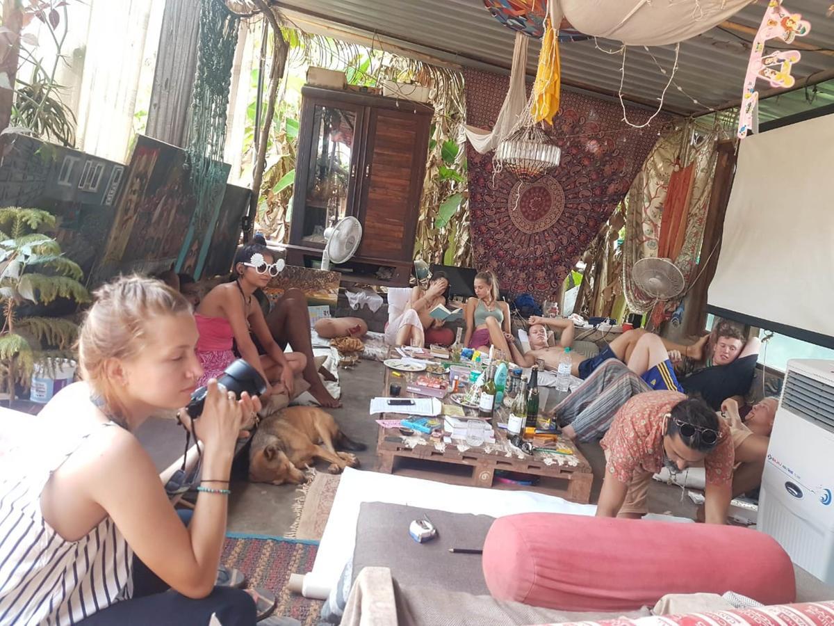 Wonderland Hostel Анджуна Екстериор снимка