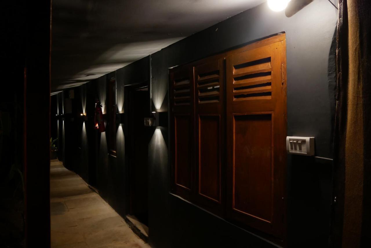 Wonderland Hostel Анджуна Екстериор снимка